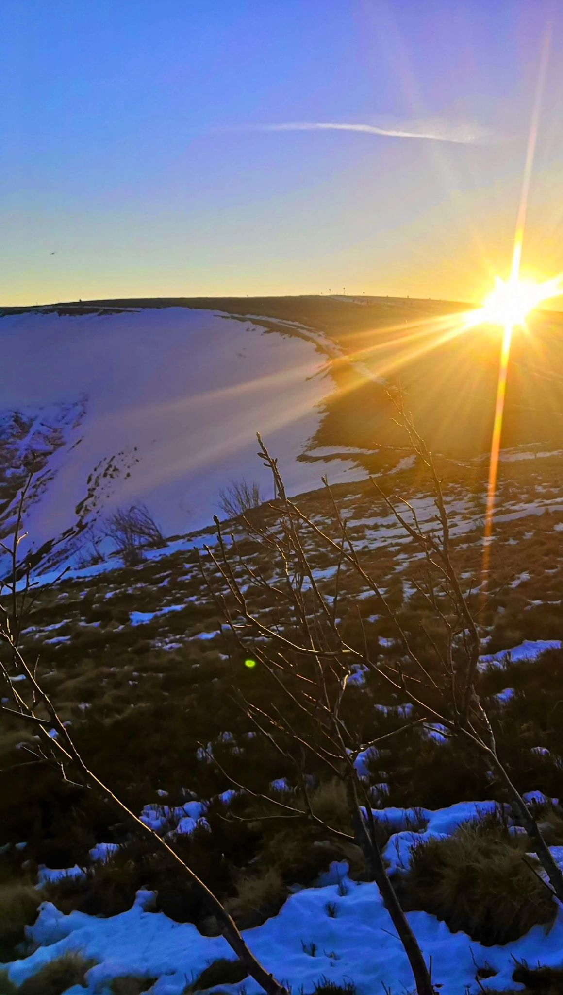 Coucher de soleil hivernal sur les crêtes
